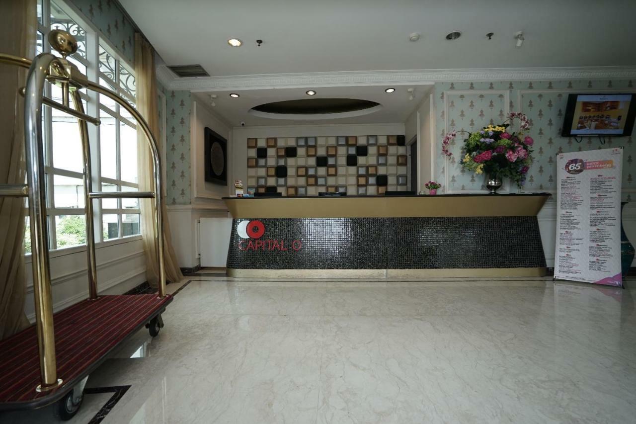 Capital O 1128 Hotel Imara Palembang Buitenkant foto