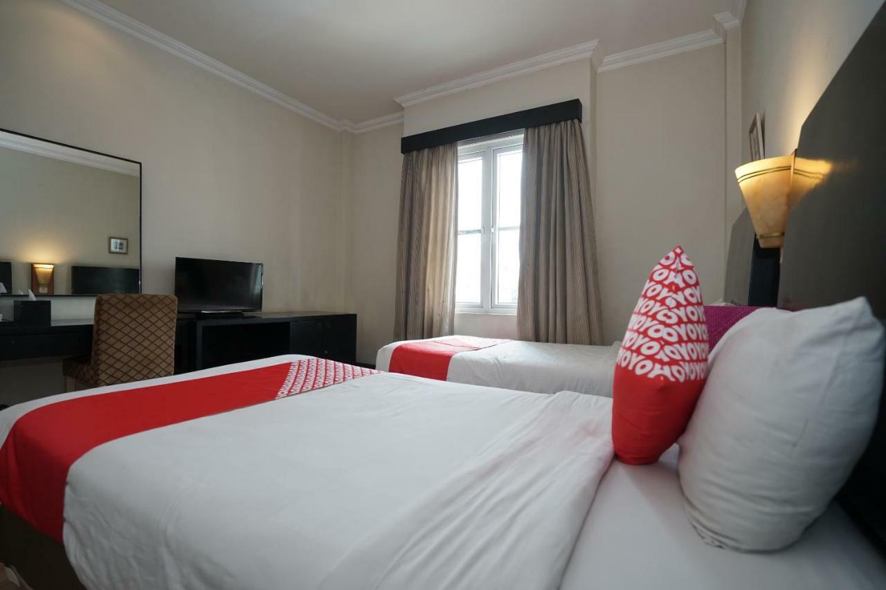 Capital O 1128 Hotel Imara Palembang Buitenkant foto