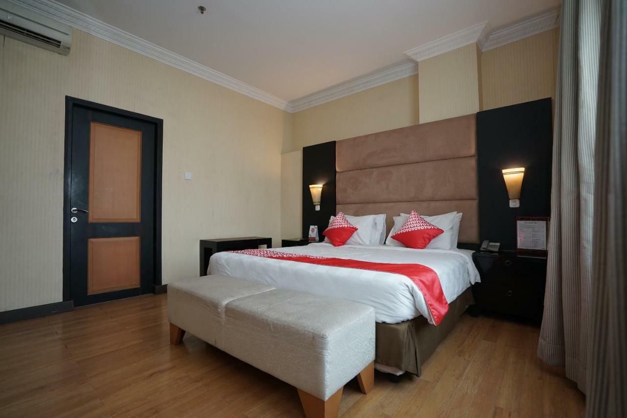 Capital O 1128 Hotel Imara Palembang Buitenkant foto