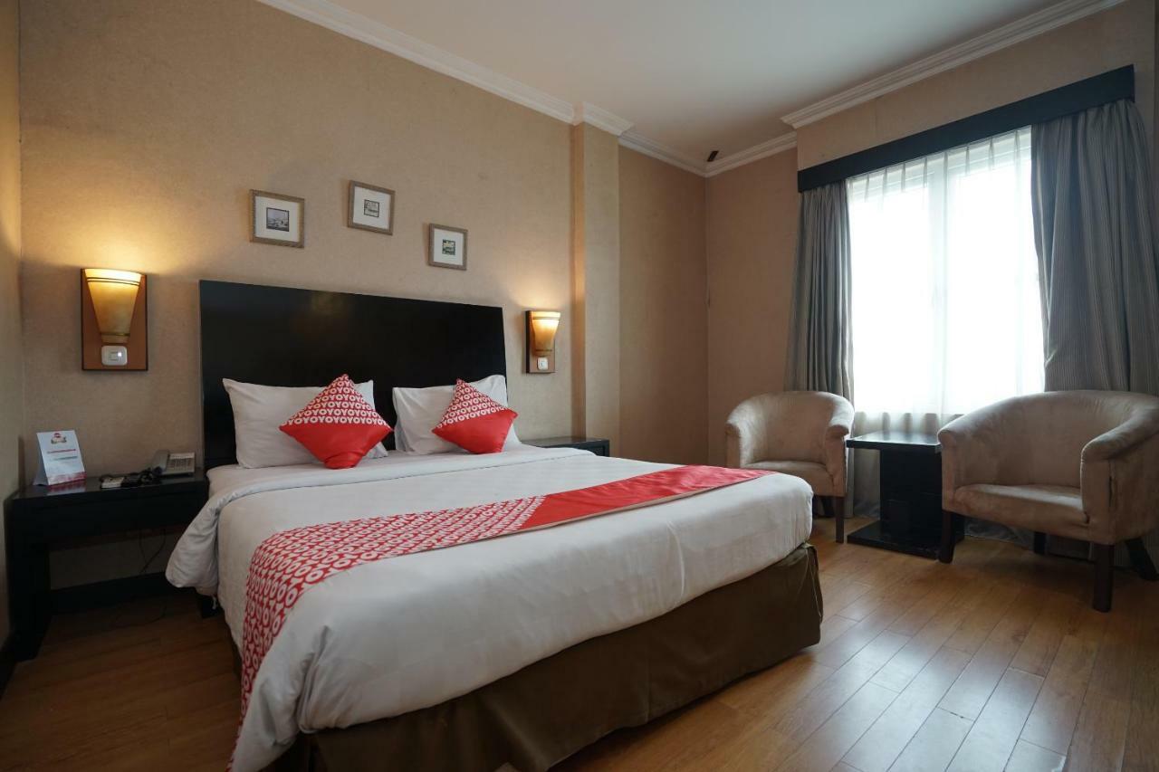 Capital O 1128 Hotel Imara Palembang Buitenkant foto