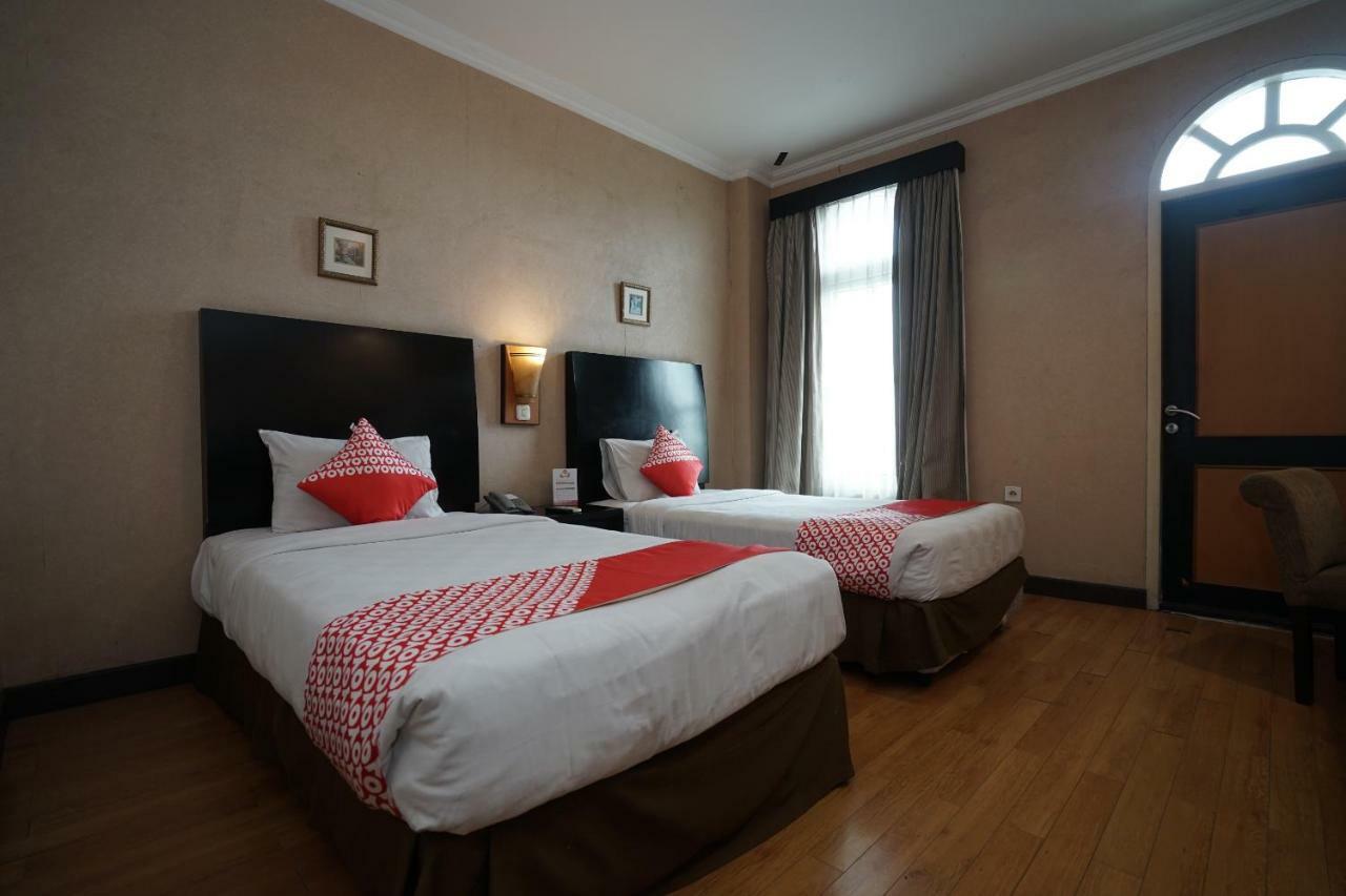 Capital O 1128 Hotel Imara Palembang Buitenkant foto