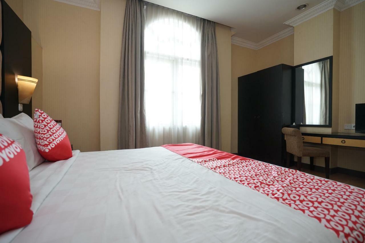 Capital O 1128 Hotel Imara Palembang Buitenkant foto