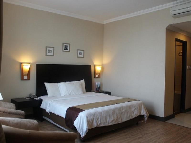 Capital O 1128 Hotel Imara Palembang Buitenkant foto